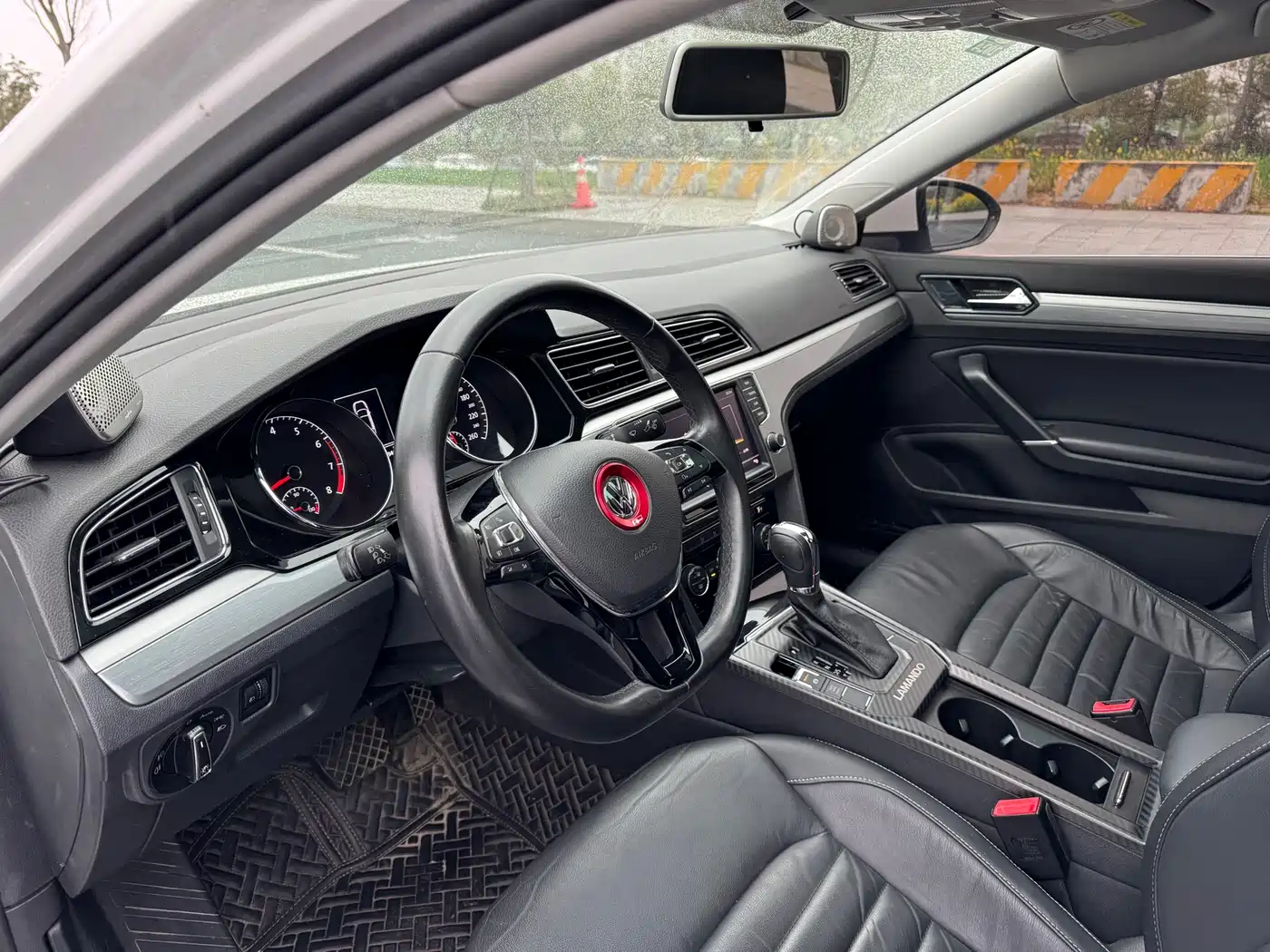Volkswagen Lamando 2018 280TSI DSG Comfort Edition фото 21