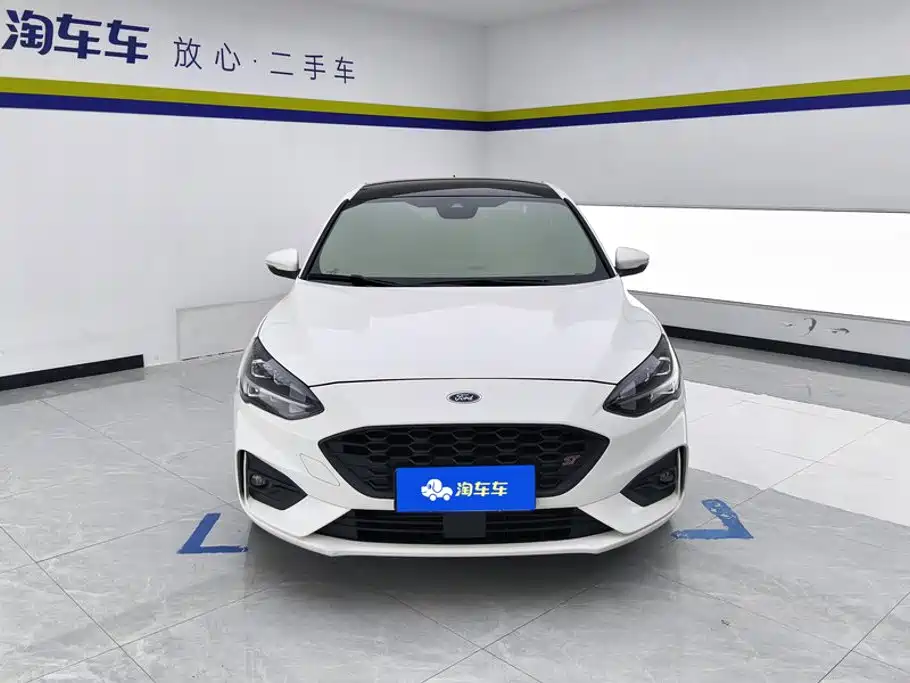 Ford Focus 2022 2021 Sedan EcoBoost 180 Auto ST Line