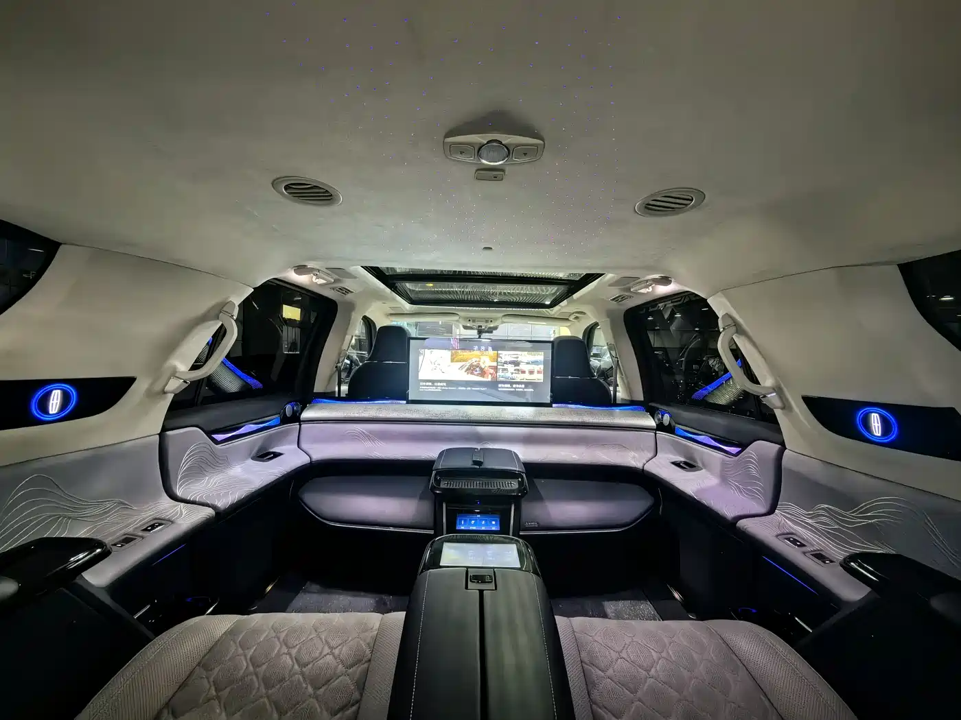 Lincoln Navigator One 2022 3.5T Navigator One фото 21