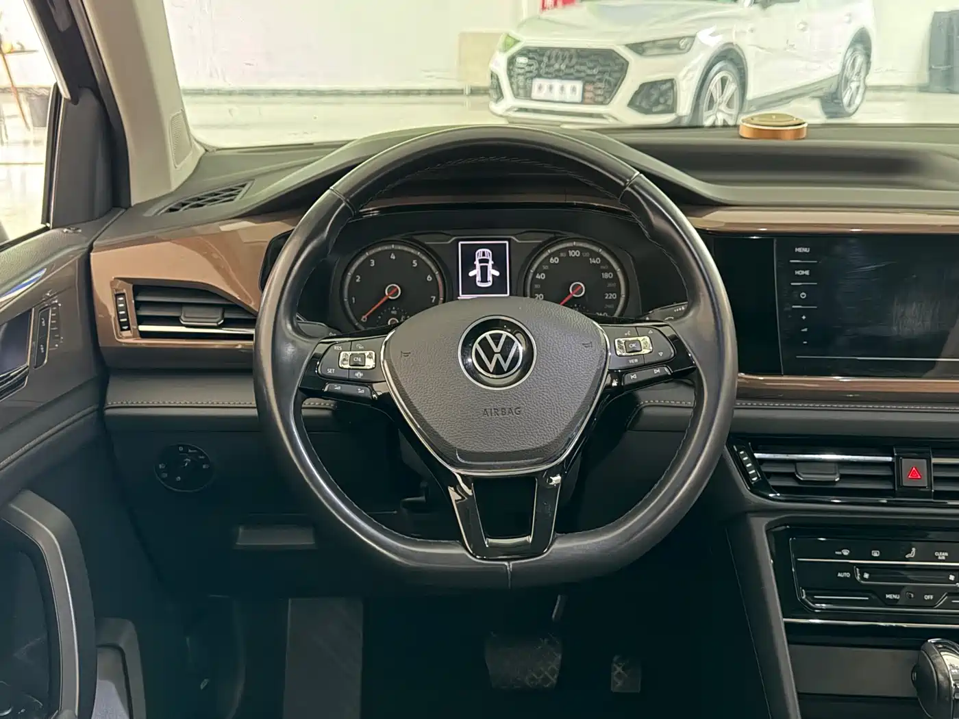 VOLKSWAGEN TUYUE