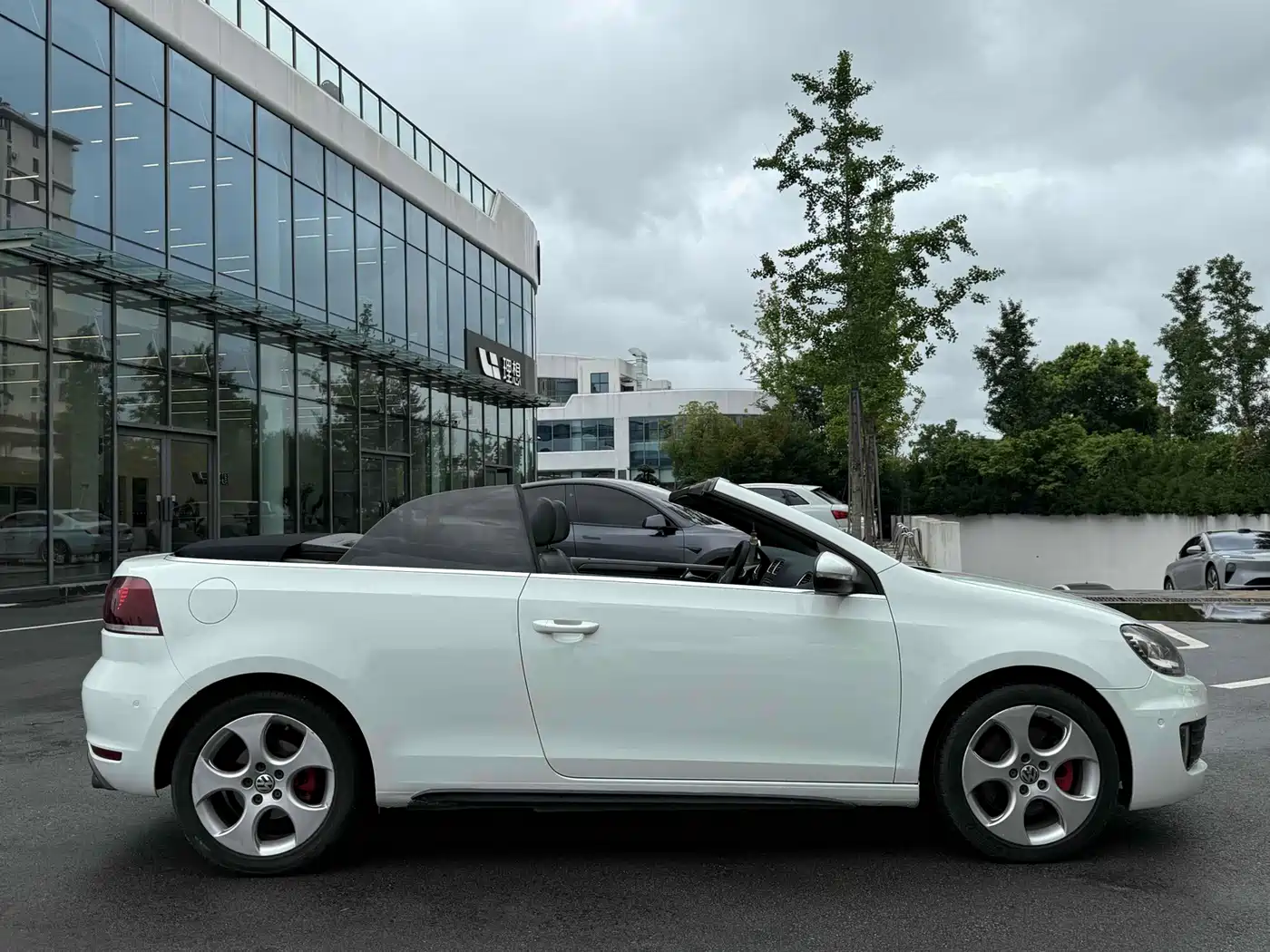 Volkswagen Golf (Import) 2013 2.0TSI GTI Convertible фото 15