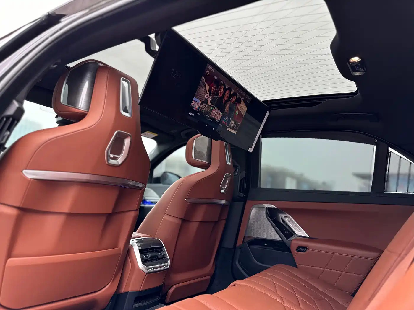 BMW 7 Series 2023 Facelift 740Li Exclusive M Sport Package фото 51