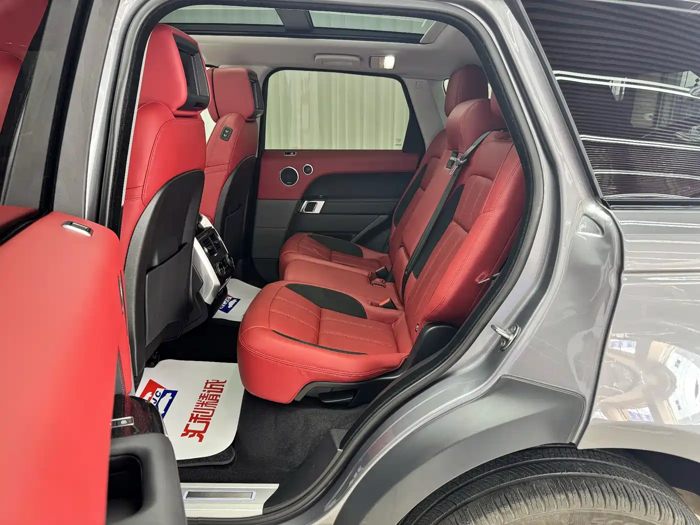 Land Rover Range Rover Sport 2022 3.0 L6 Gloss Black Edition фото 4