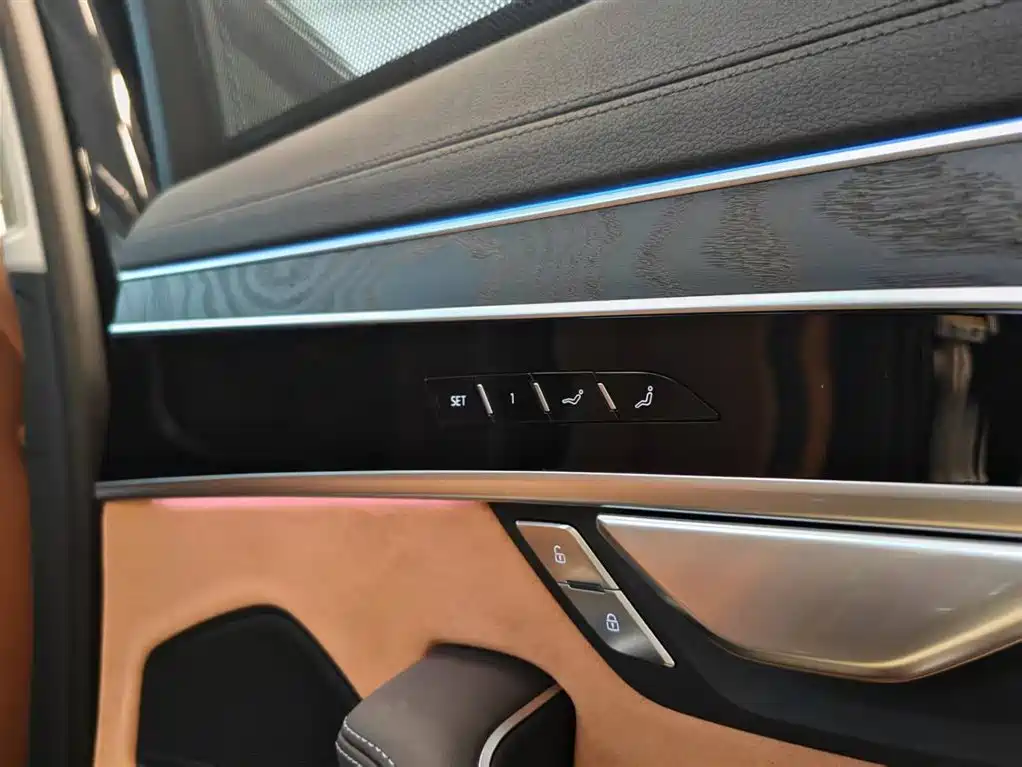 Audi A8 2025 A8L 50 TFSI quattro Exclusive Selection фото 10