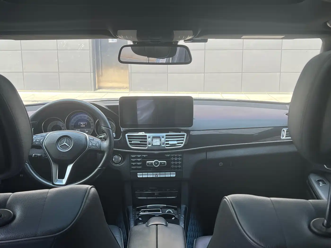 Mercedes-Benz E-Class 2015 E 260 L Sport фото 6