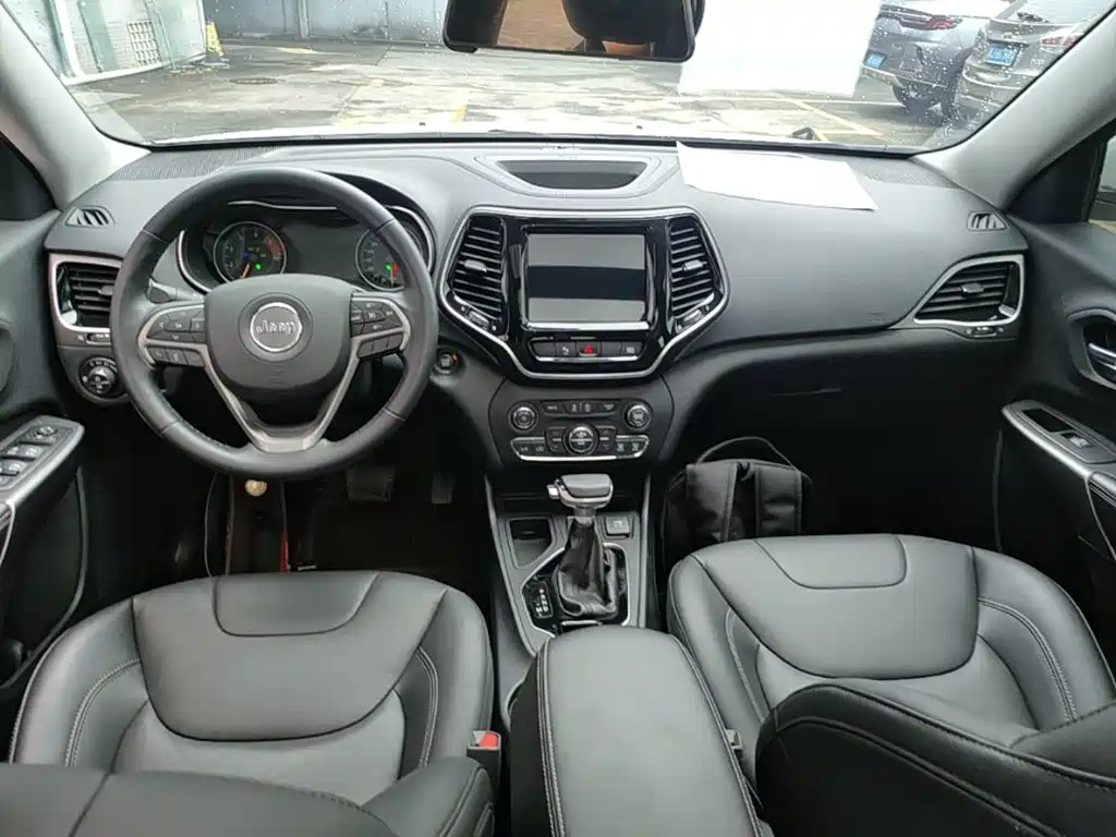 Jeep Cherokee 2021 2020 2.0T 2WD Leading Edition