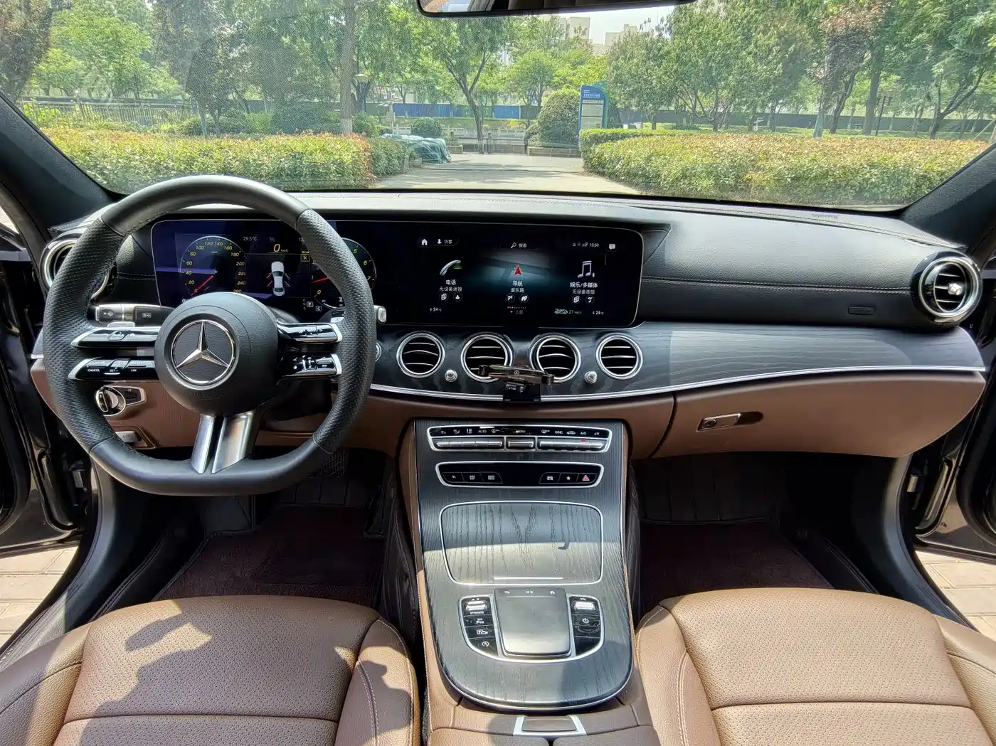Mercedes-Benz E-Class 2023 E 300 L Sport Fashion фото 9