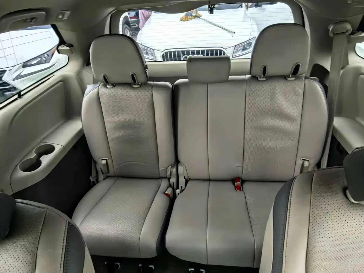 Toyota Sienna 2015 3.5L 4WD L фото 10