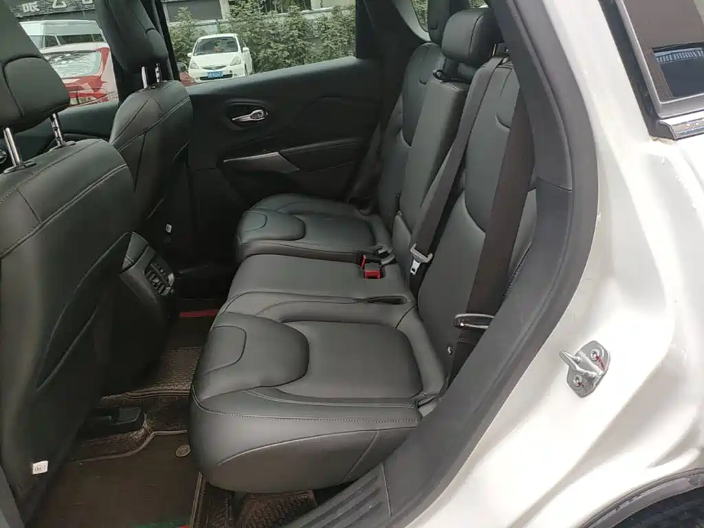 Jeep Cherokee 2021 2020 2.0T 2WD Leading Edition