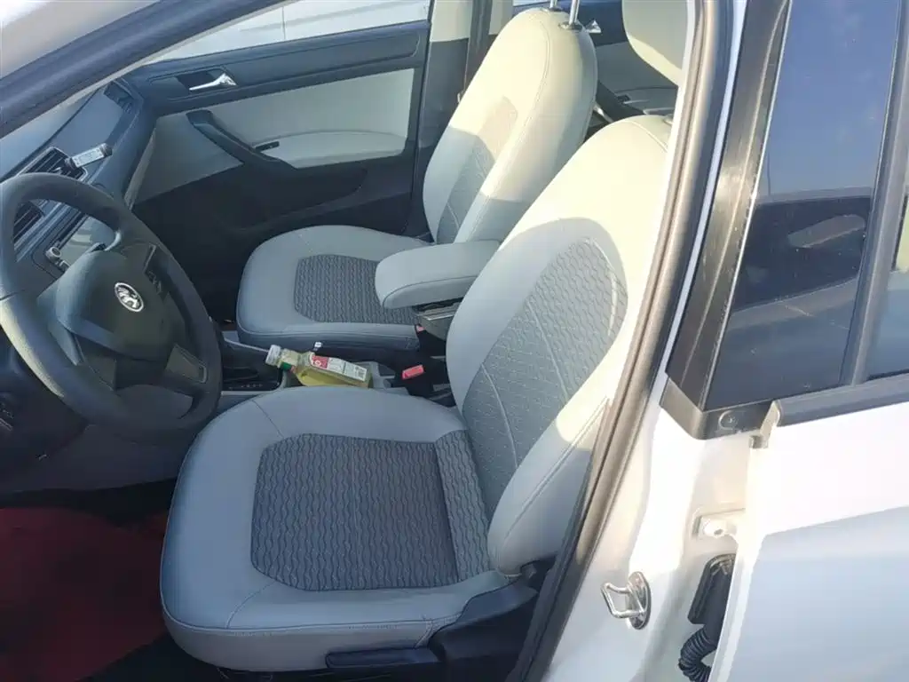 Škoda Rapid 2015 1.6L Automatic Smart Selection фото 15