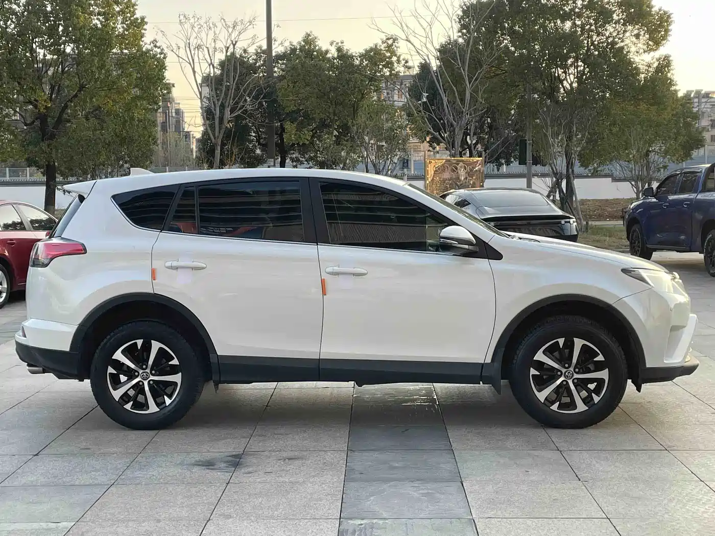 Toyota RAV4 Rongfang 2016 2.0L CVT 2WD Urban (China V) фото 25
