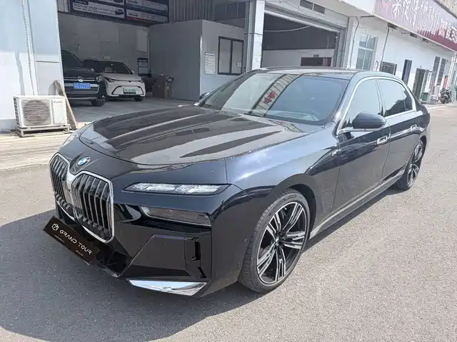 BMW 7 Series 2024