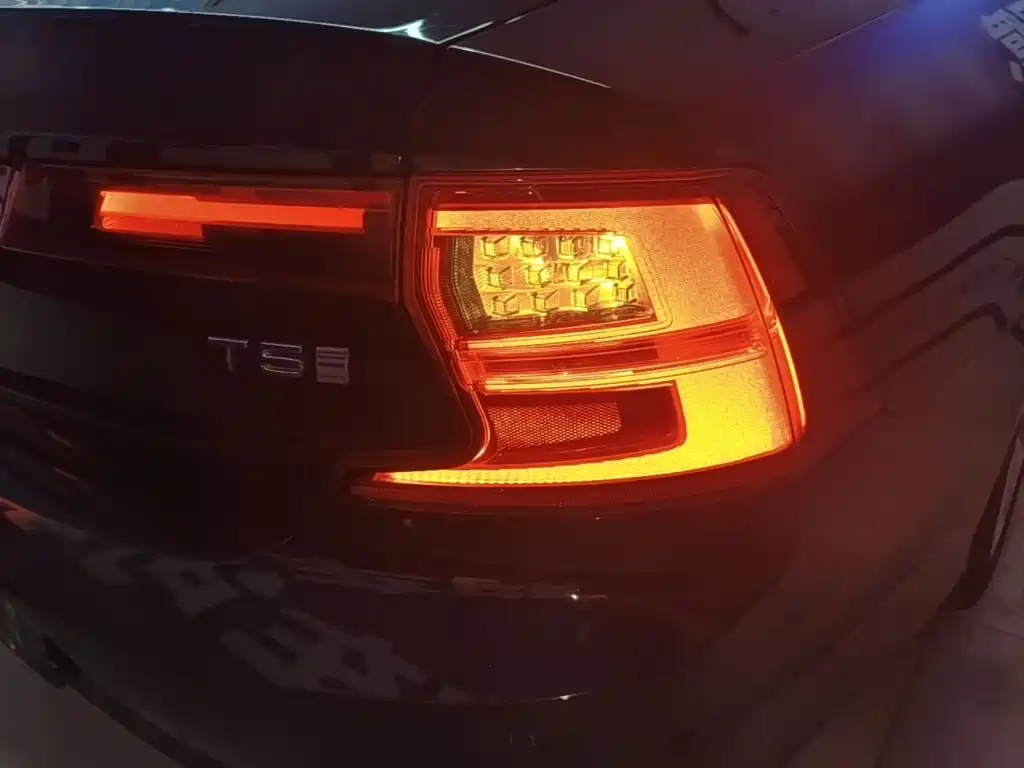 Фото 8 - Volvo S90
