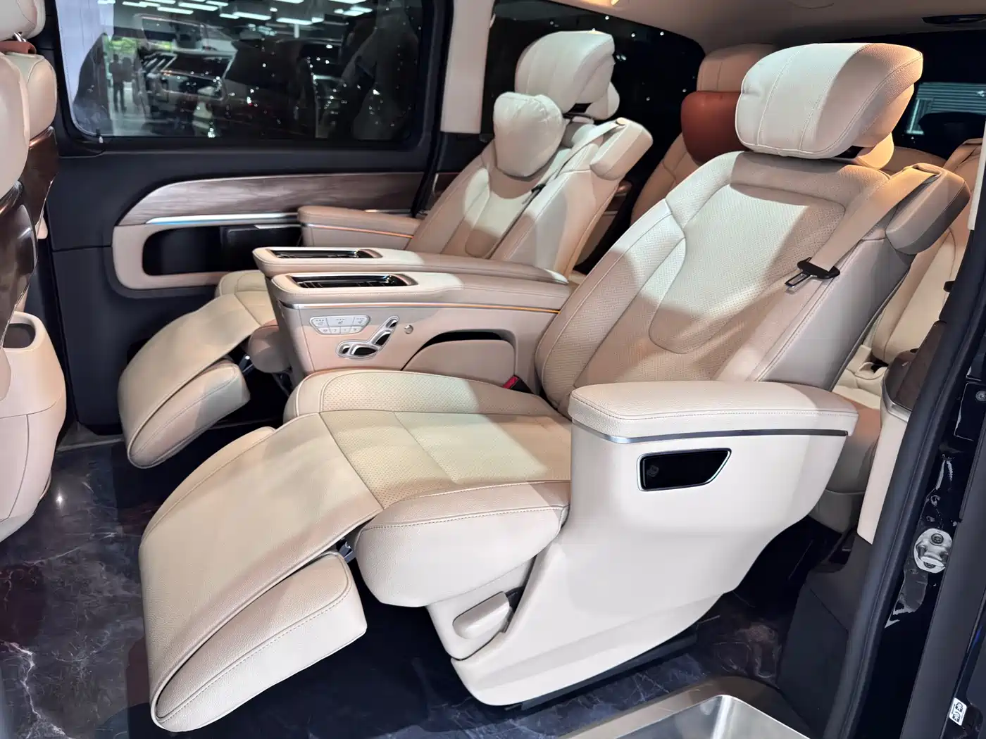 Mercedes-Benz V-Class 2022 V 260 Prestige Edition фото 32