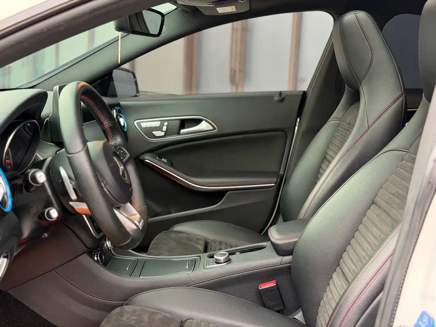Mercedes-Benz CLA (Import) 2018 CLA 220 4MATIC фото 9