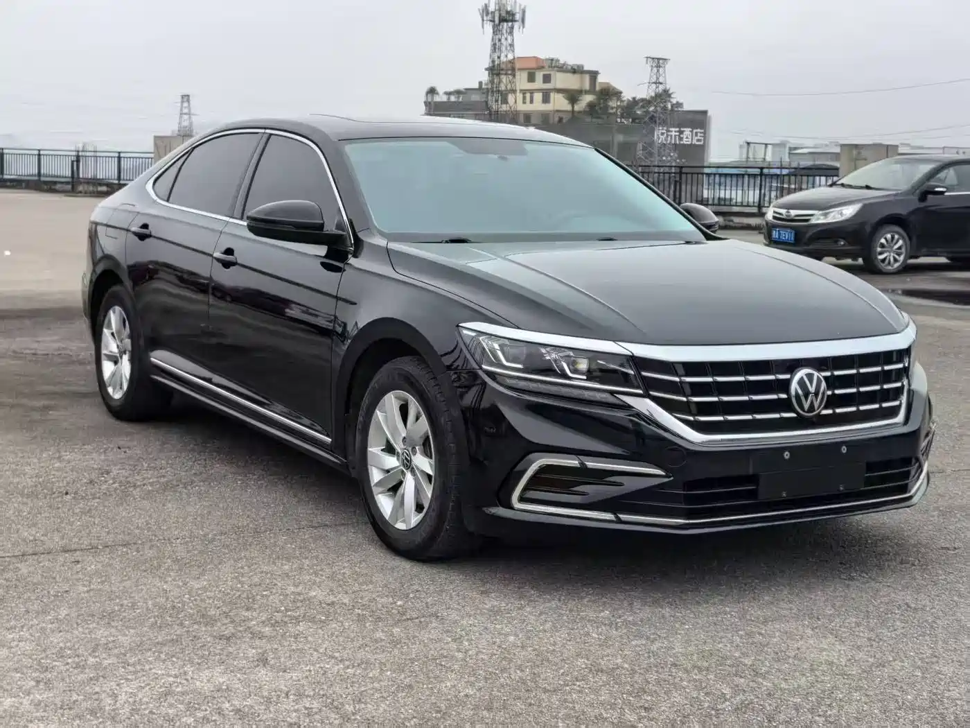 Volkswagen Passat 2022 280TSI Business Edition фото 2