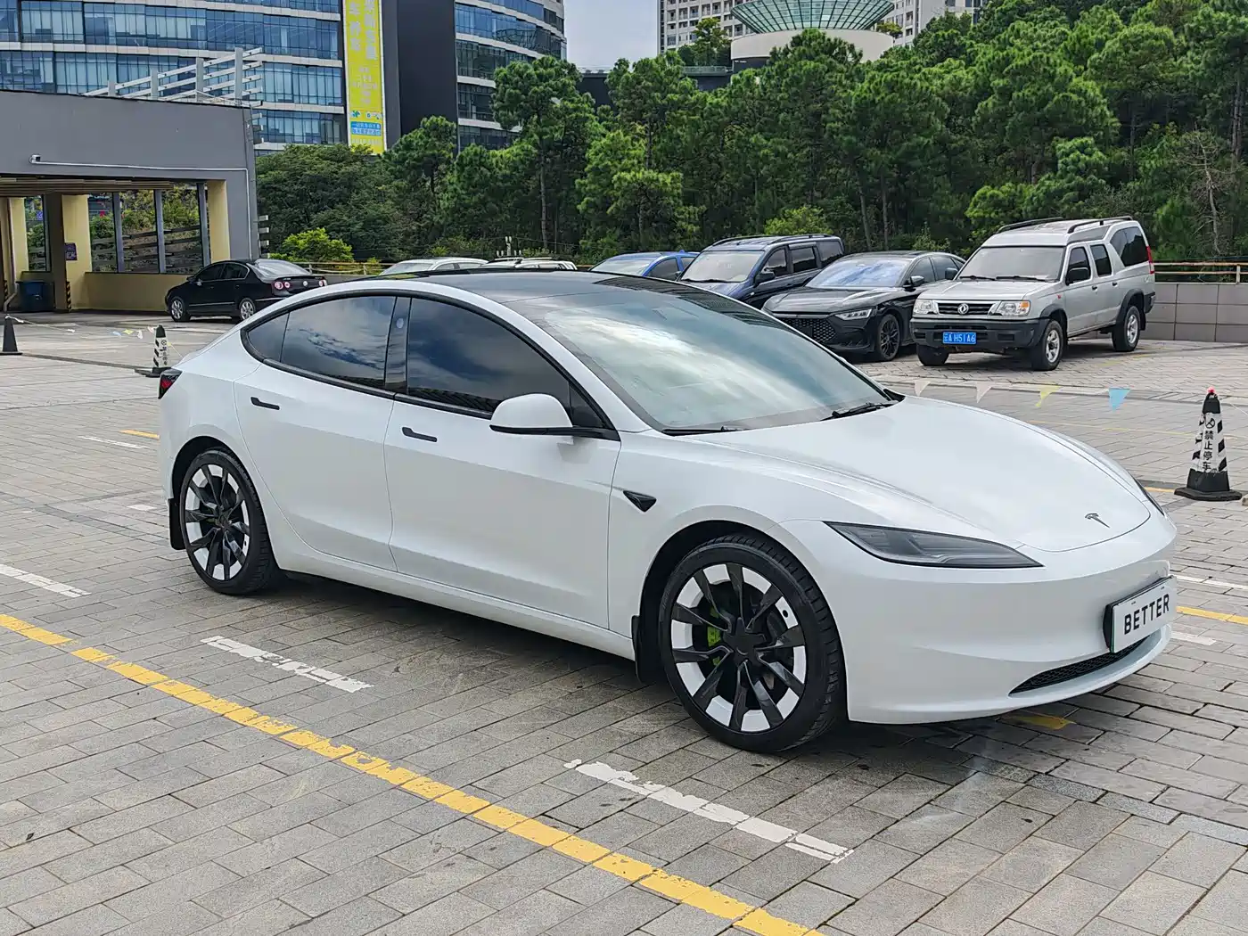 Tesla Model 3 2026 2025 Model Year Facelift Long Range All-Wheel Drive