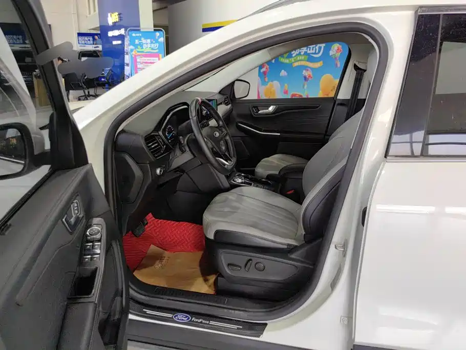 Ford Escape 2021 2020 EcoBoost 245 2WD Premium Edition