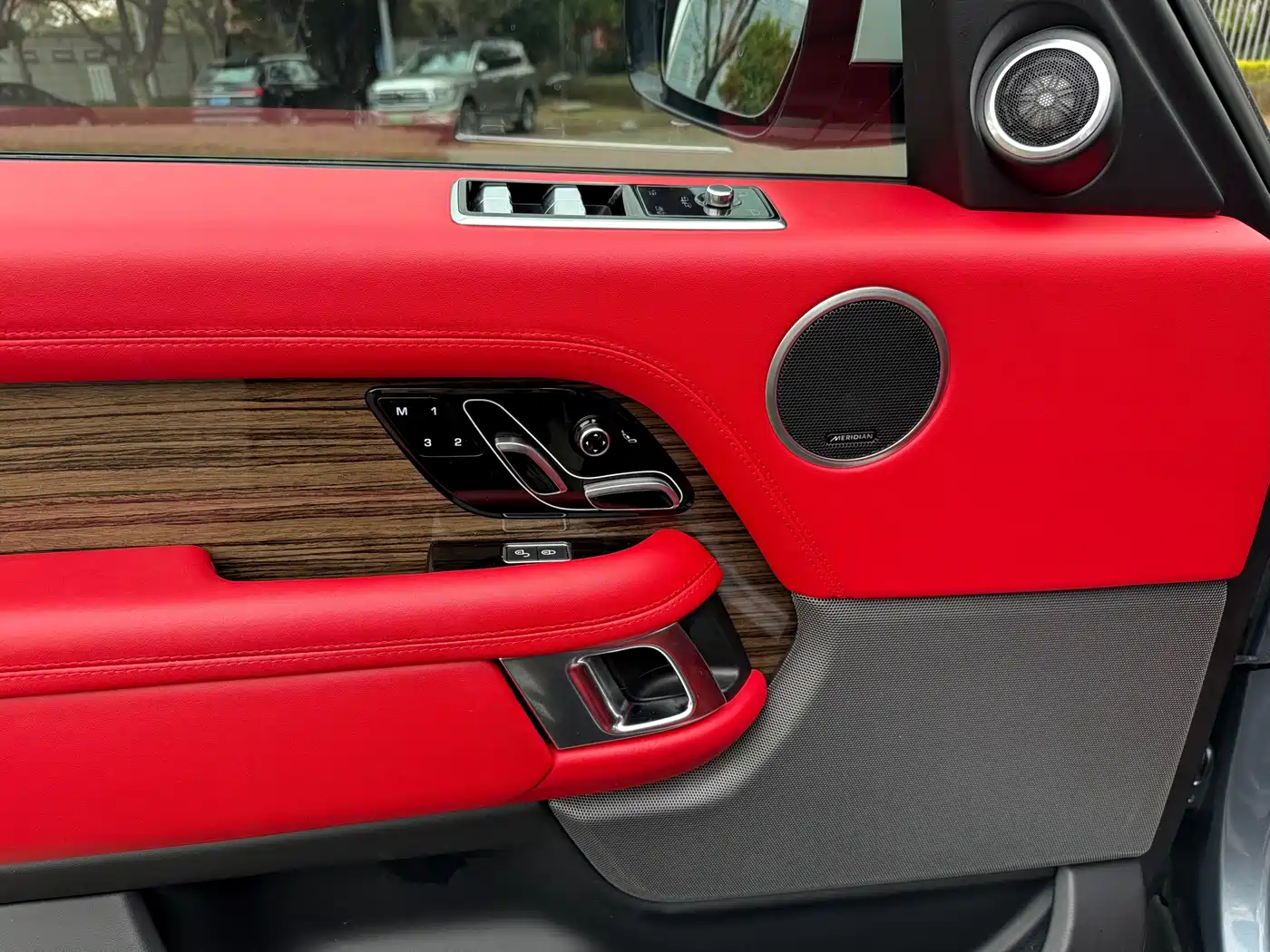 Land Rover Range Rover фото 13
