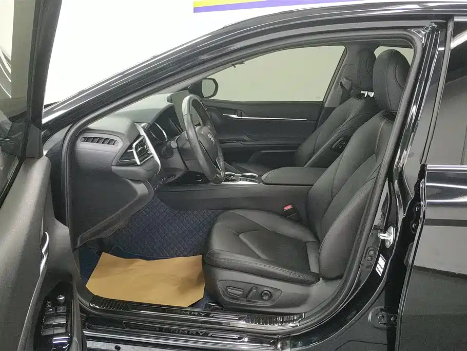 Toyota Camry 2021 2.0G Luxury Edition фото 9