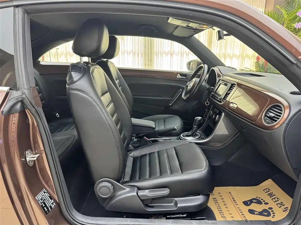 Volkswagen Beetle 2017 180TSI Enjoy фото 11