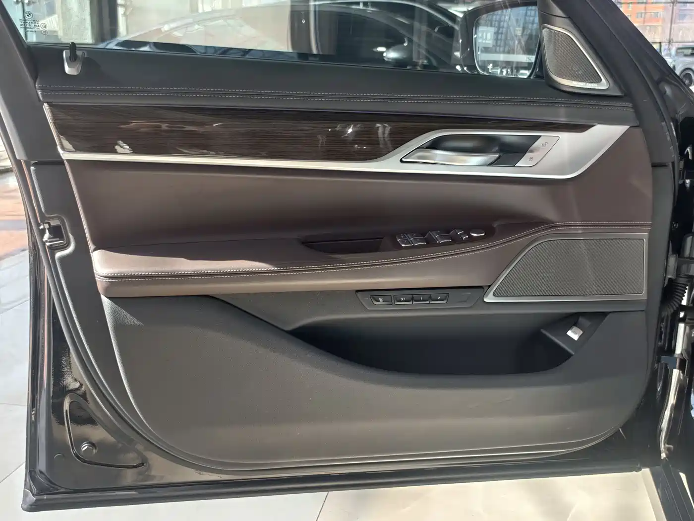BMW 7 Series 2021 Model 730Li Luxury Package фото 4
