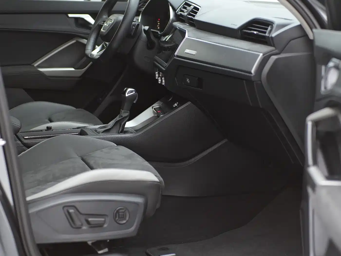 Audi Q3 2022 35 TFSI Fashion Dynamic фото 28