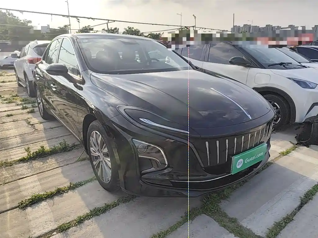 Hongqi E-QM5 2022 431km Charging Enjoyment Edition фото 4