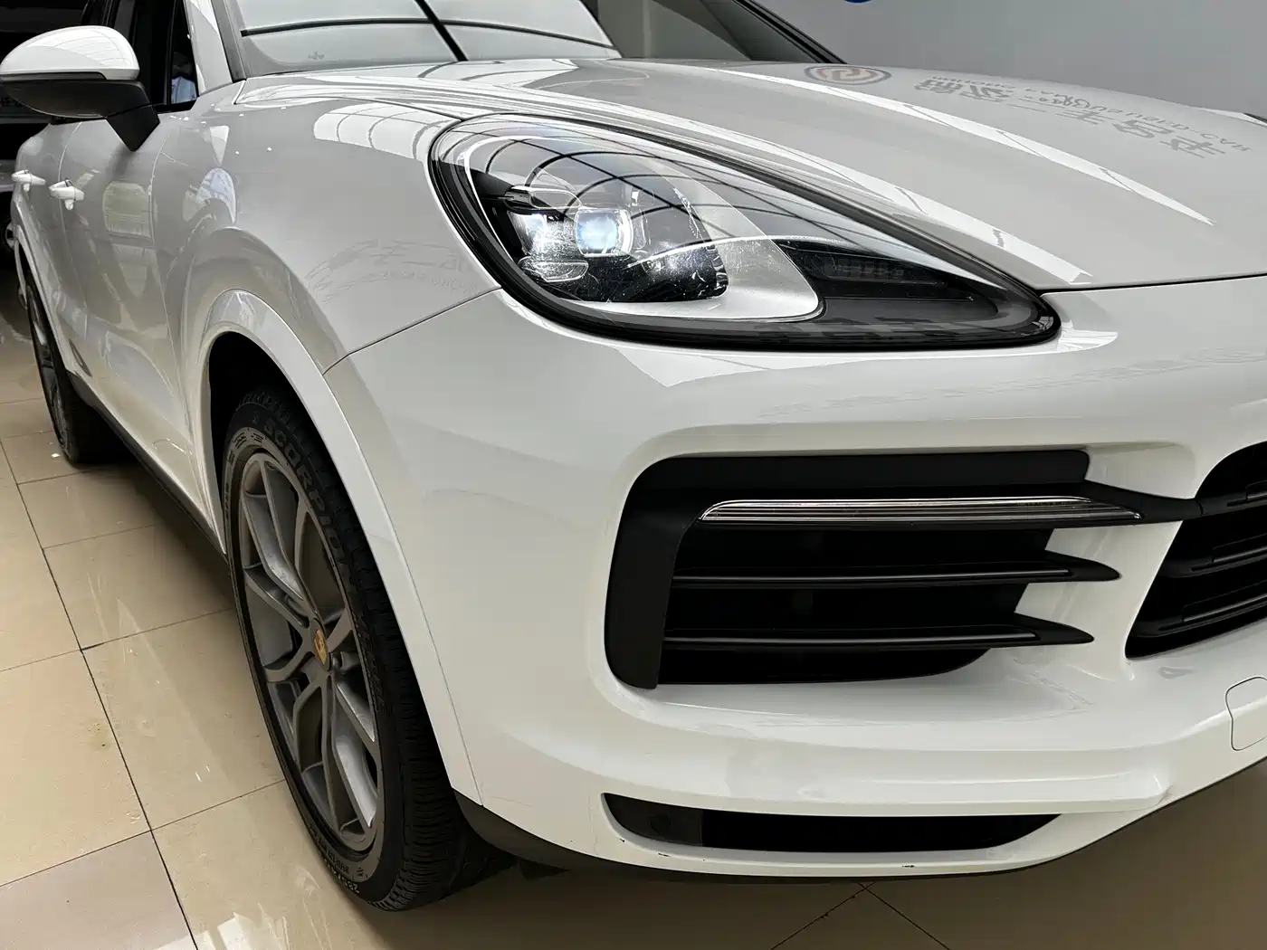 Porsche Cayenne New Energy 2023 Cayenne E-Hybrid 2.0T Platinum Edition фото 24