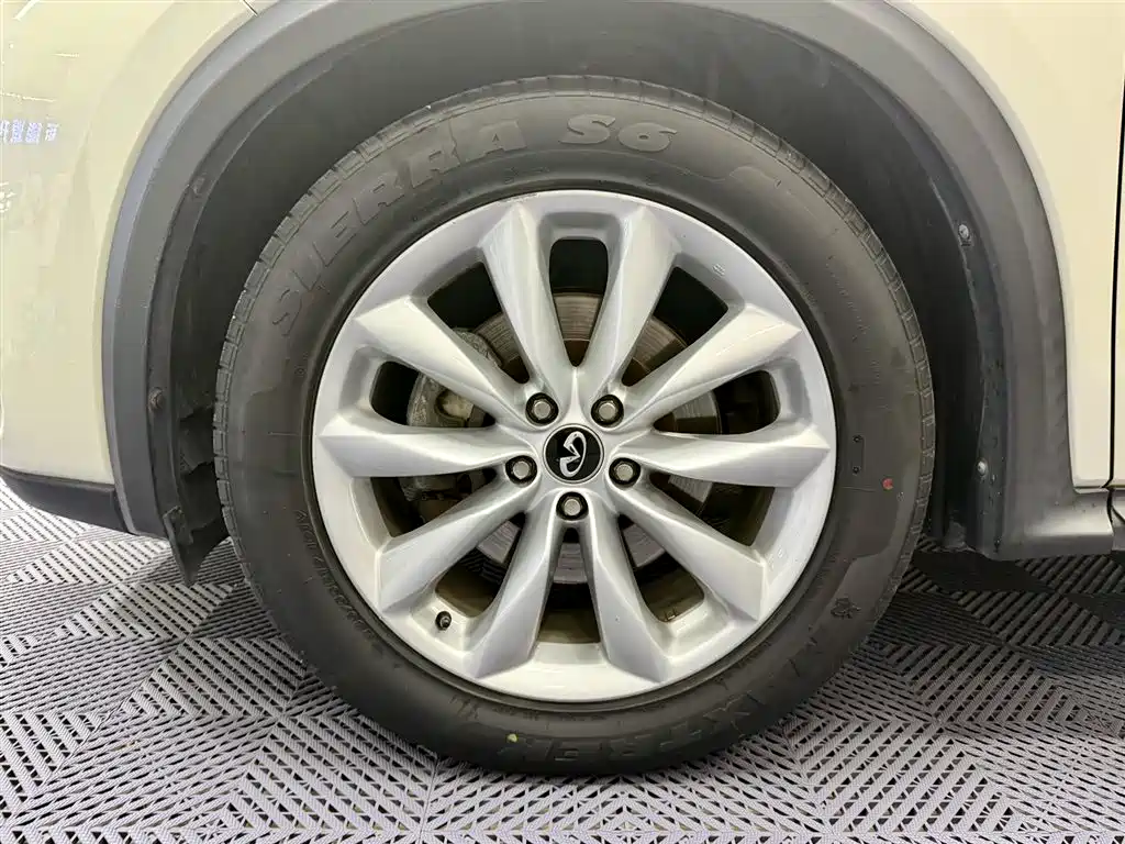 Photo 6 - Infiniti QX50
