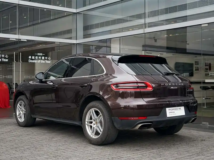 Porsche Macan 2016 Macan 2.0T фото 4
