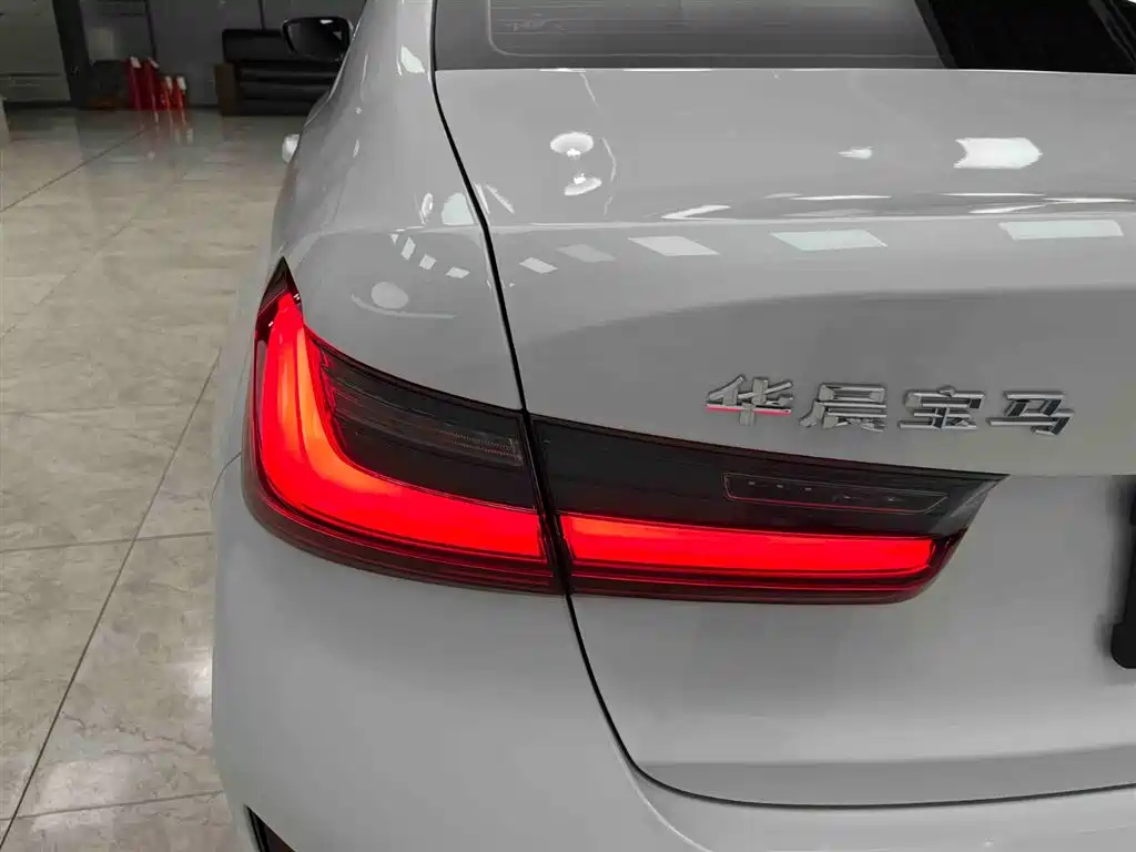BMW 3 Series 2023 320Li M Sport Package фото 18