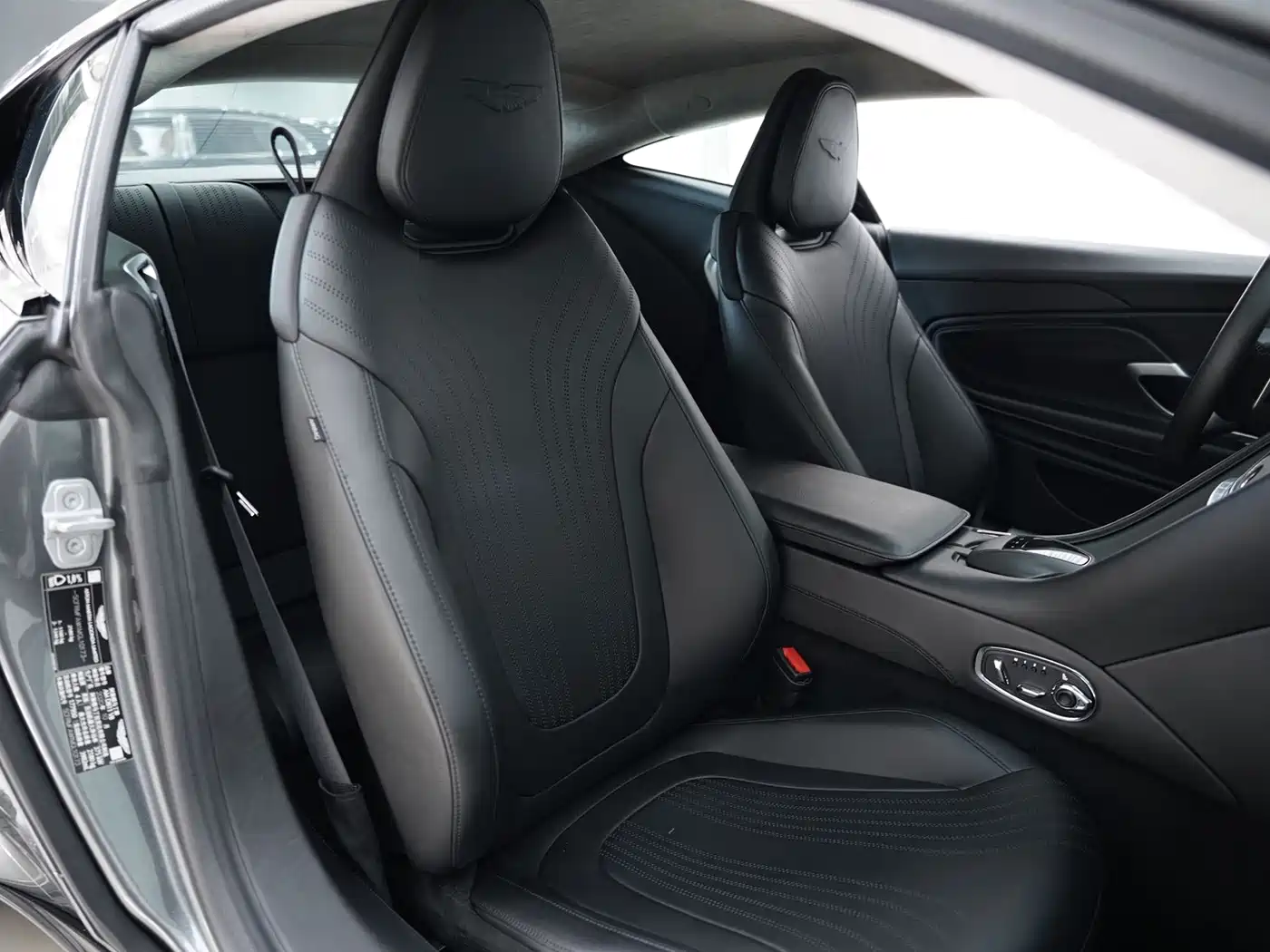 Aston Martin DB11 2021 2020 4.0T V8 Coupe
