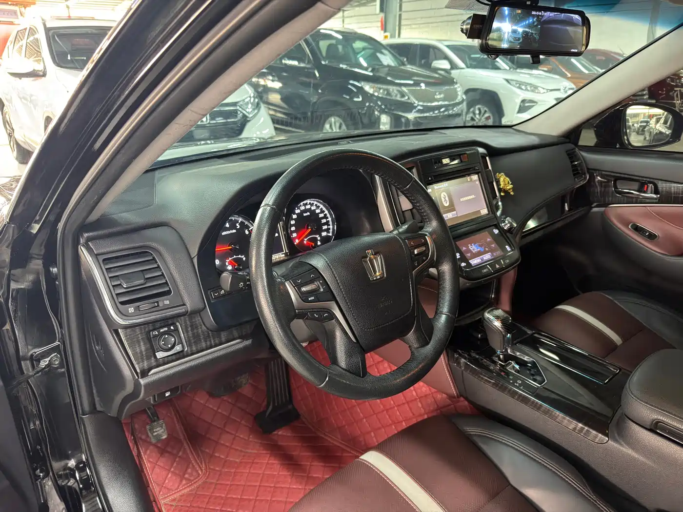Toyota Crown 2015 2.0T Fashion фото 5