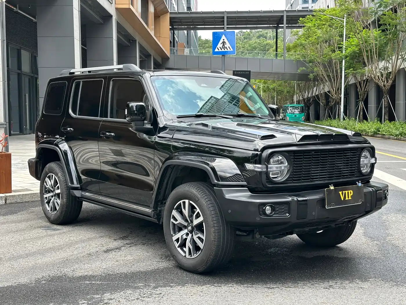 TANK 300