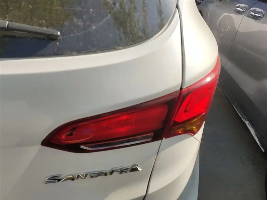 Hyundai Santa Fe 2017 2.0T Automatic 2WD Intelligent 7-Seater фото 8