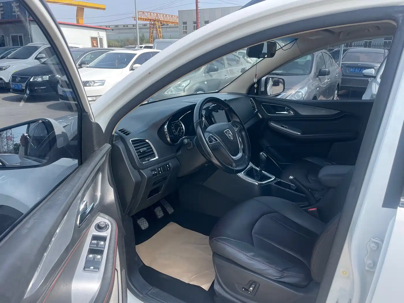 Фото 4 - Baojun 560