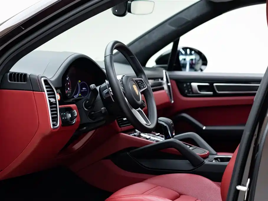 Porsche Cayenne New Energy 2022 Cayenne E-Hybrid 2.0T Platinum Edition фото 10