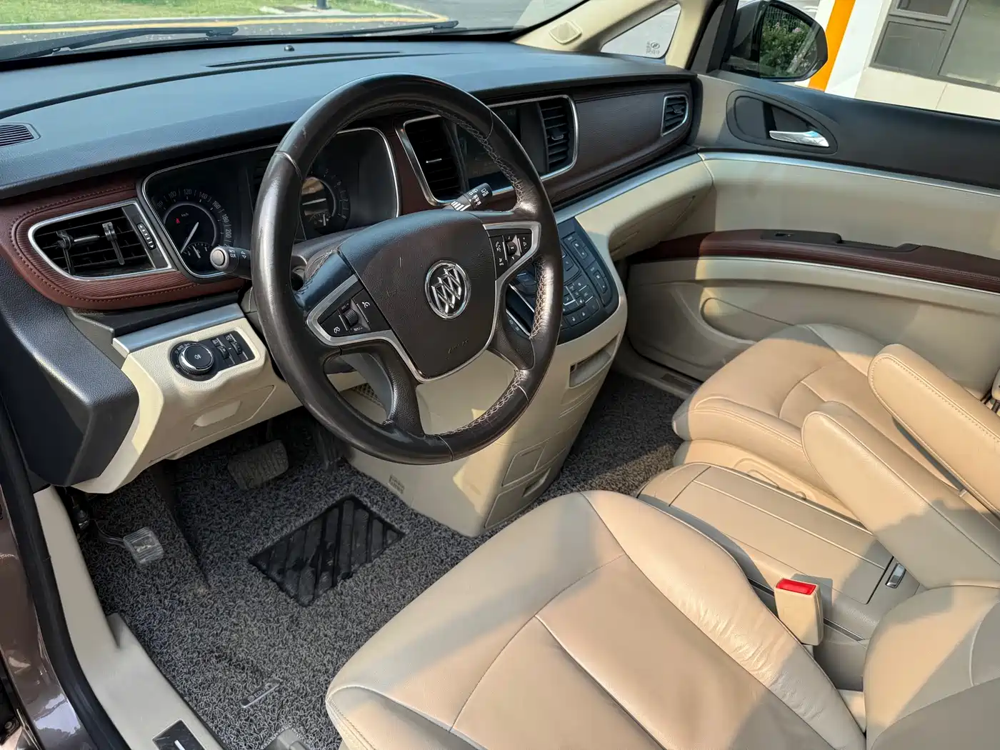 Buick GL8 2017 25S Premium Model China V фото 4