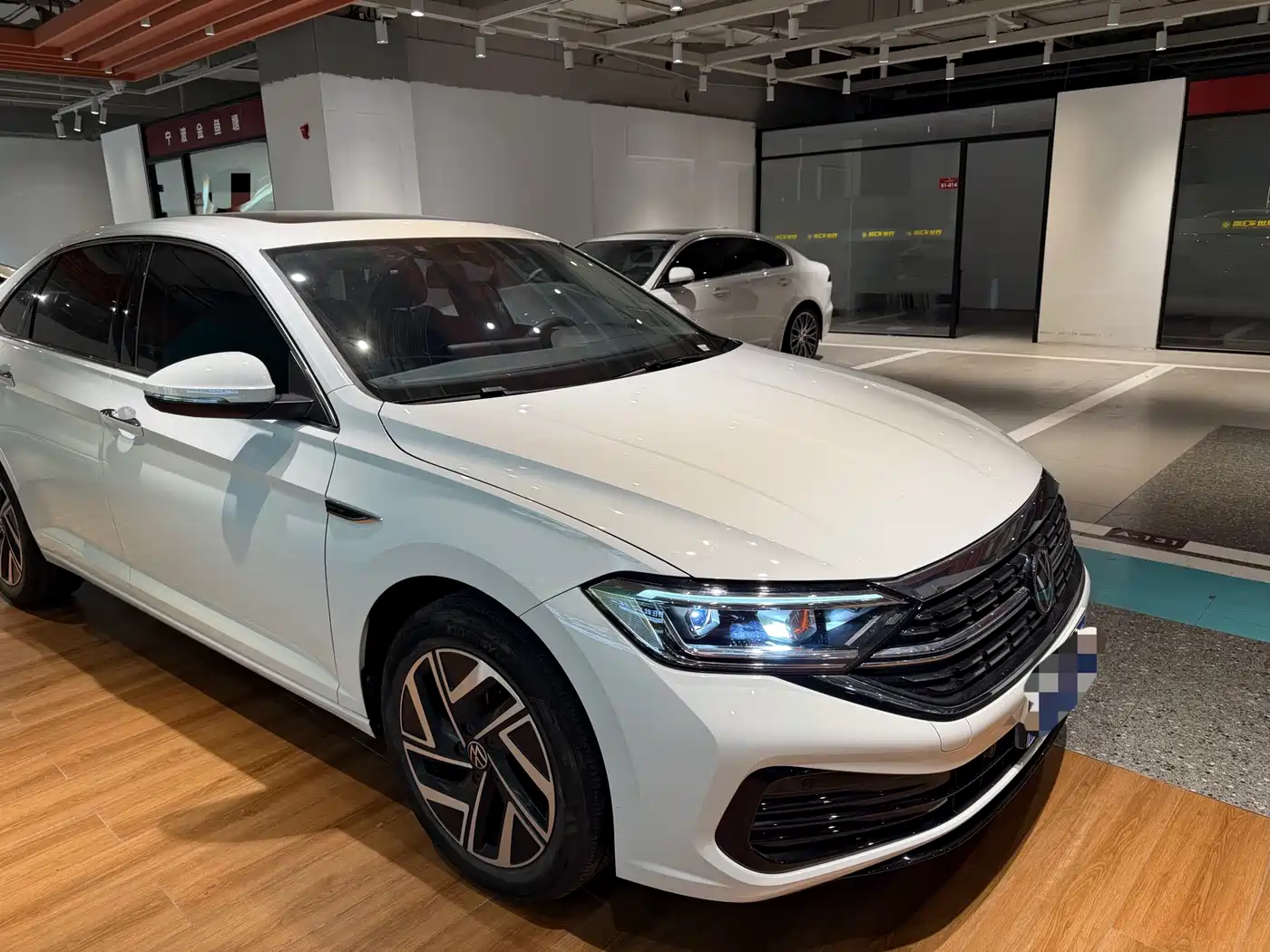 Volkswagen Sagitar 2024 300TSI DSG Flying Edition фото 3