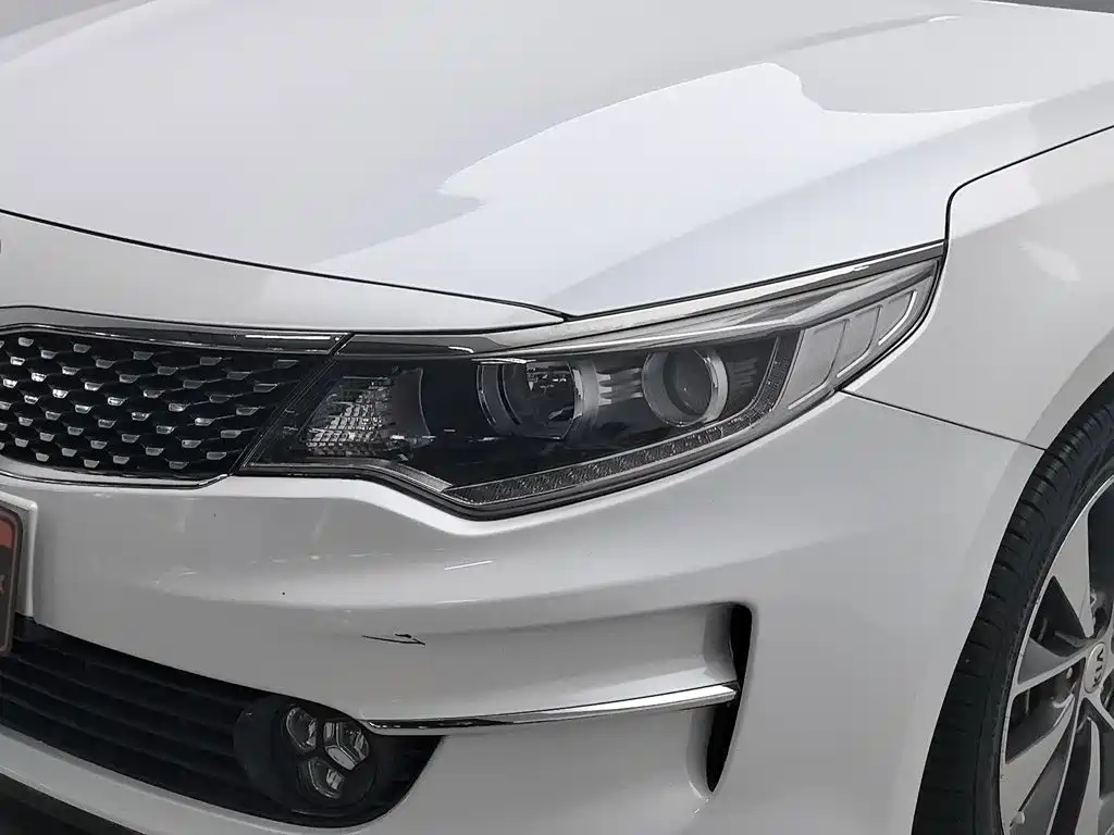 Photo 7 - Kia K5