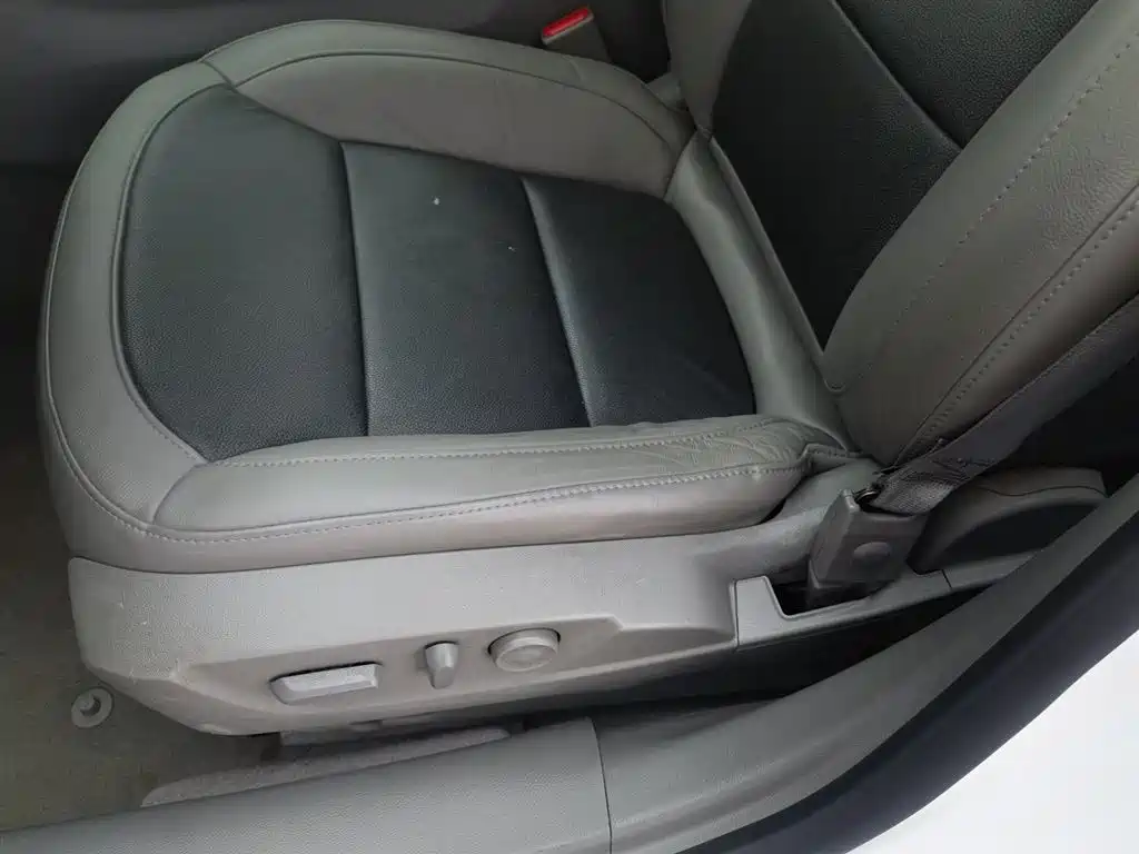 Chevrolet Malibu 2013 2.4L Automatic Luxury Edition фото 20