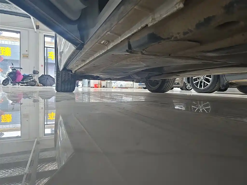 Volkswagen Tiguan L 2023 330TSI Auto 2WD R-Line Premium Edition фото 21