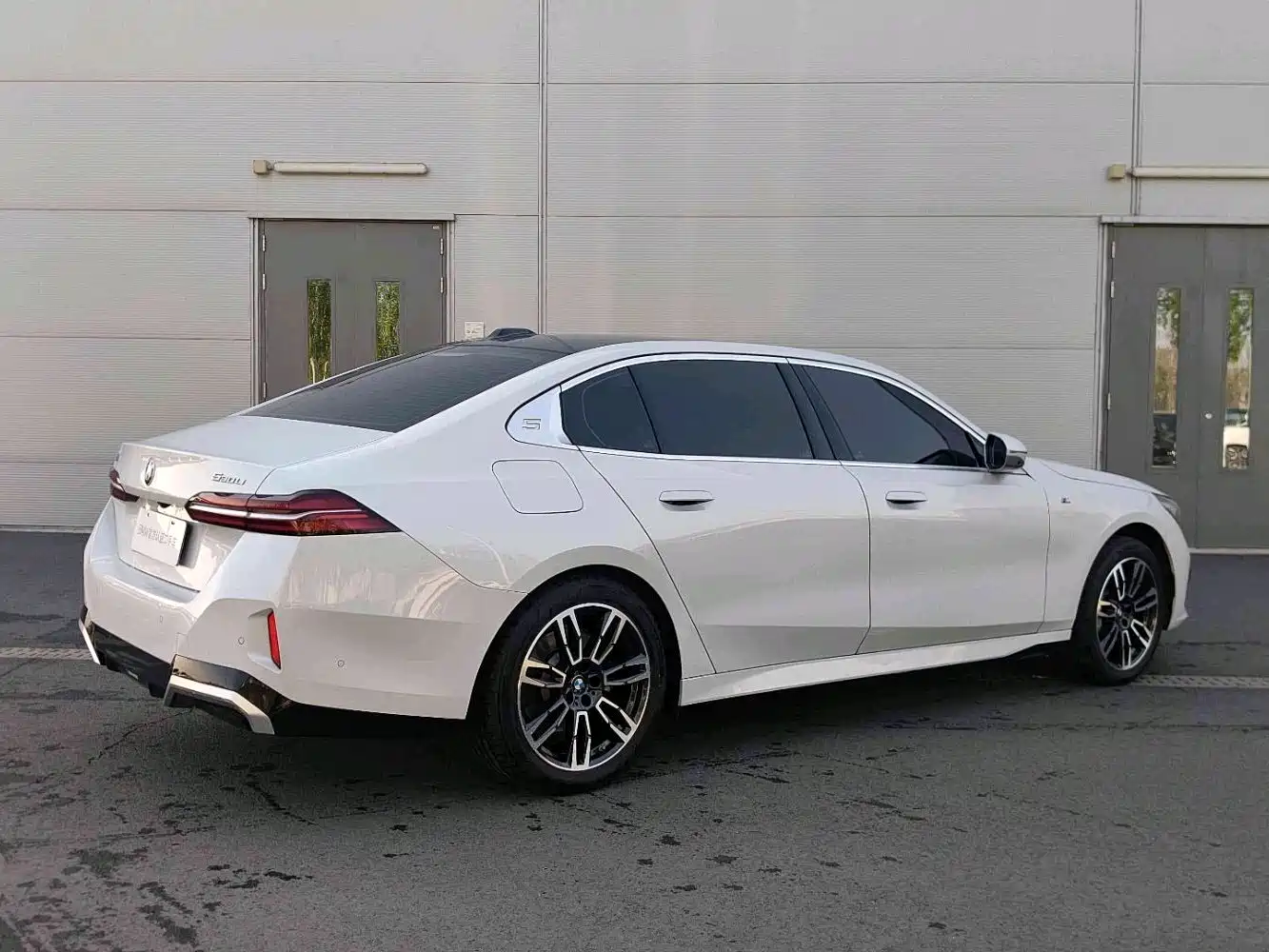 BMW 5 Series 2024 530Li Leading M Sport Package фото 5