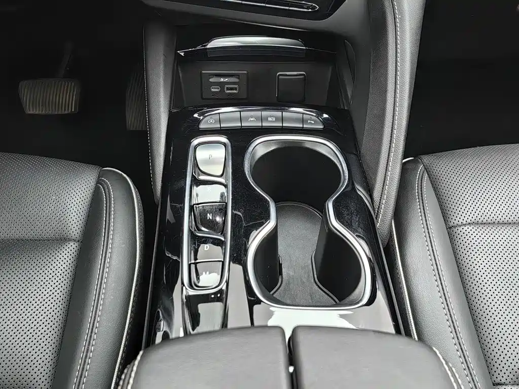 Фото 13 - Buick Envision S