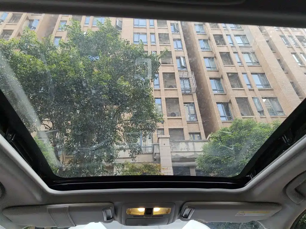 Subaru Forester 2016 2.0i Luxury Navigation Edition фото 9