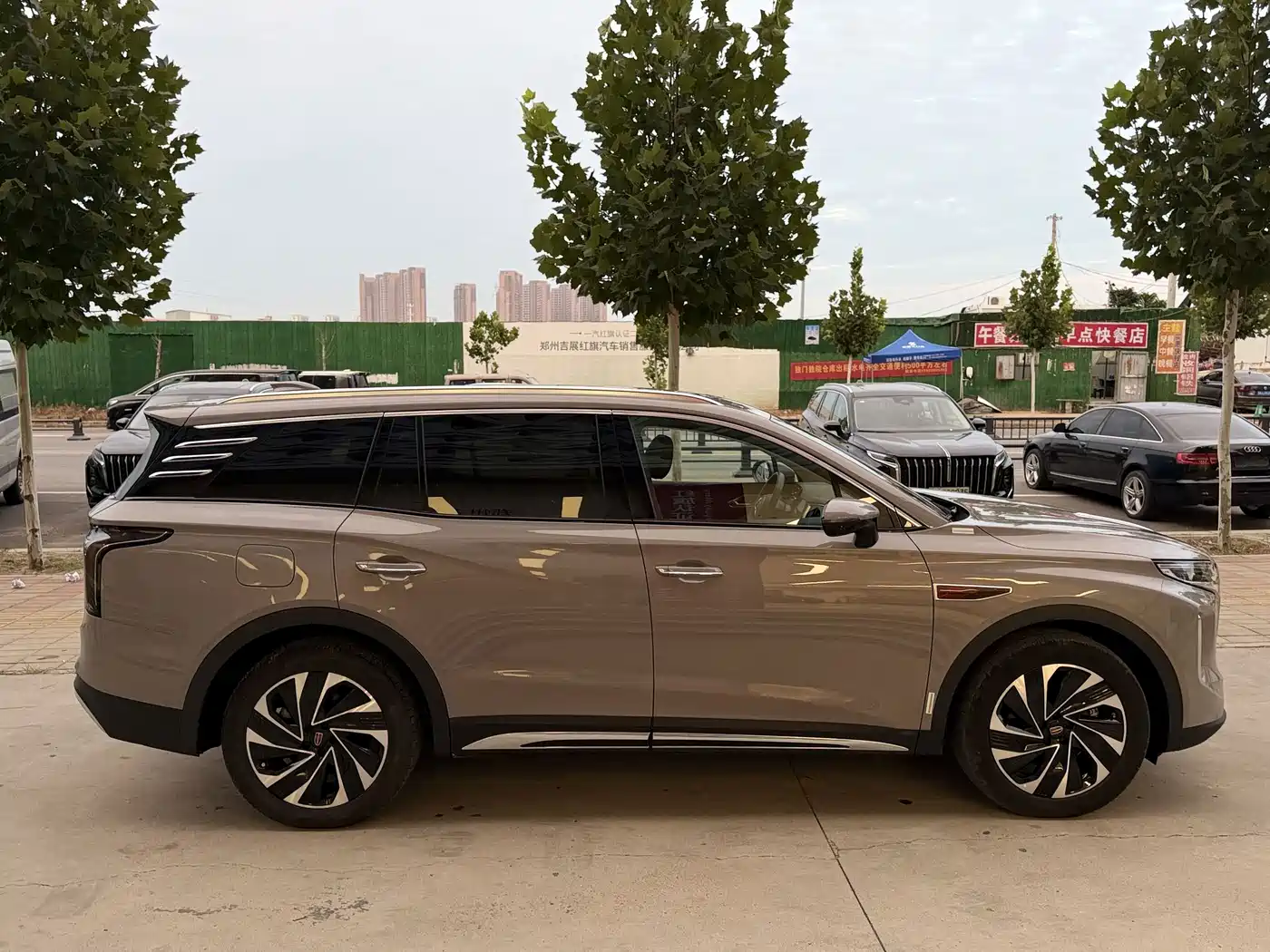 Hongqi HS7 PHEV 2024 2024 2.0T PHEV AWD Flagship 6-Seater