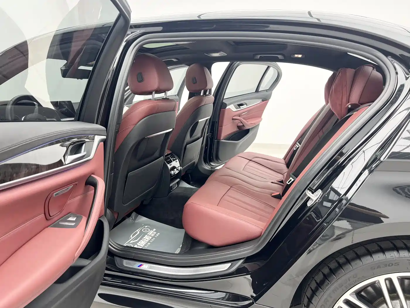 BMW 5 Series 2019 530Li Leading M Sport Package фото 8