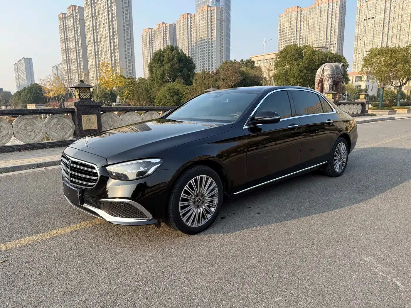 MERCEDES-BENZ E CLASS