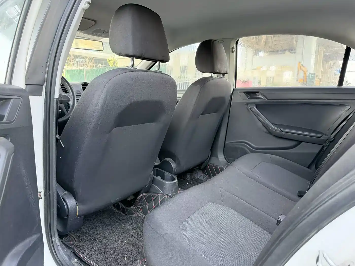 Volkswagen Jetta 2015 Value Edition 1.6L Manual Fashion фото 5